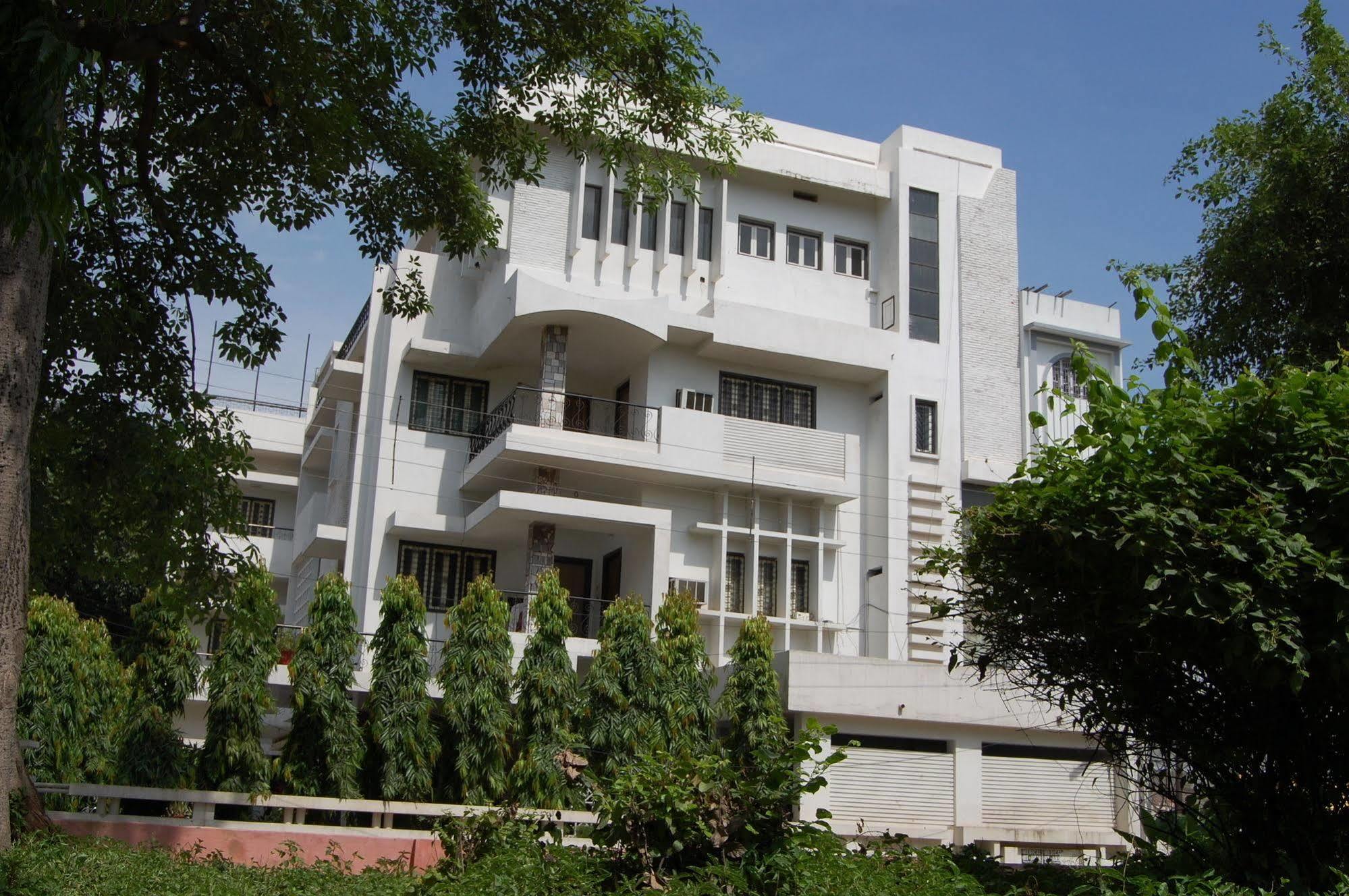 ורנאסי Hotel Varuna מראה חיצוני תמונה