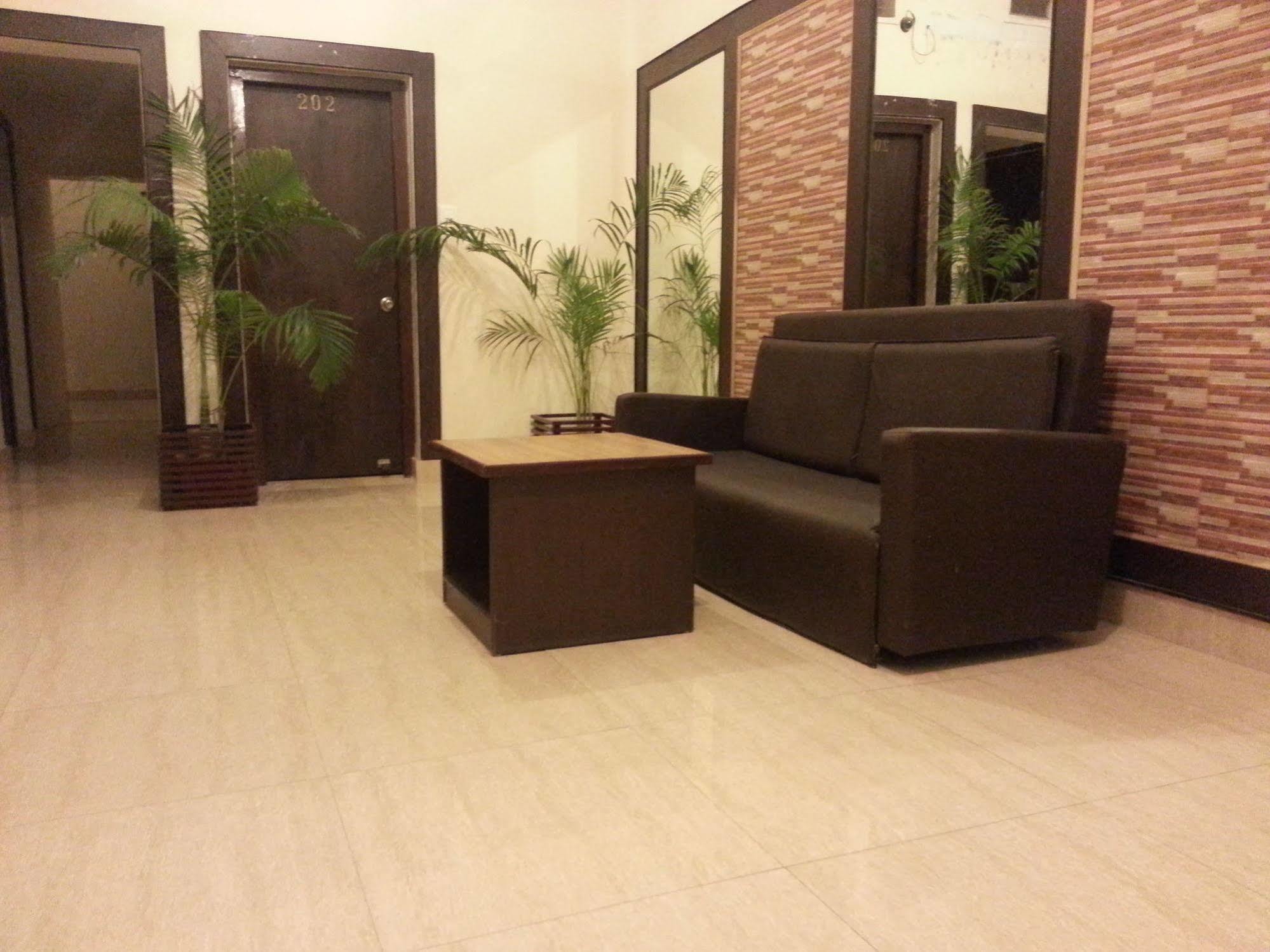 ורנאסי Hotel Varuna מראה חיצוני תמונה