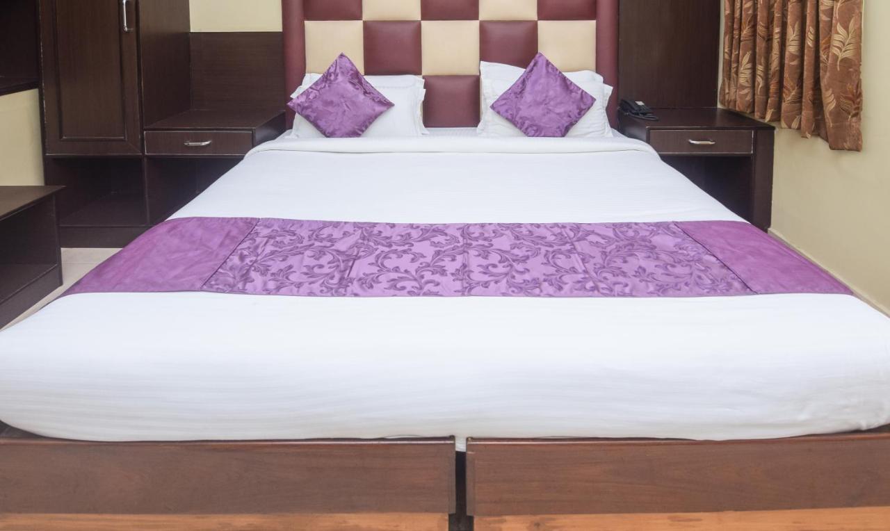 ורנאסי Hotel Varuna מראה חיצוני תמונה