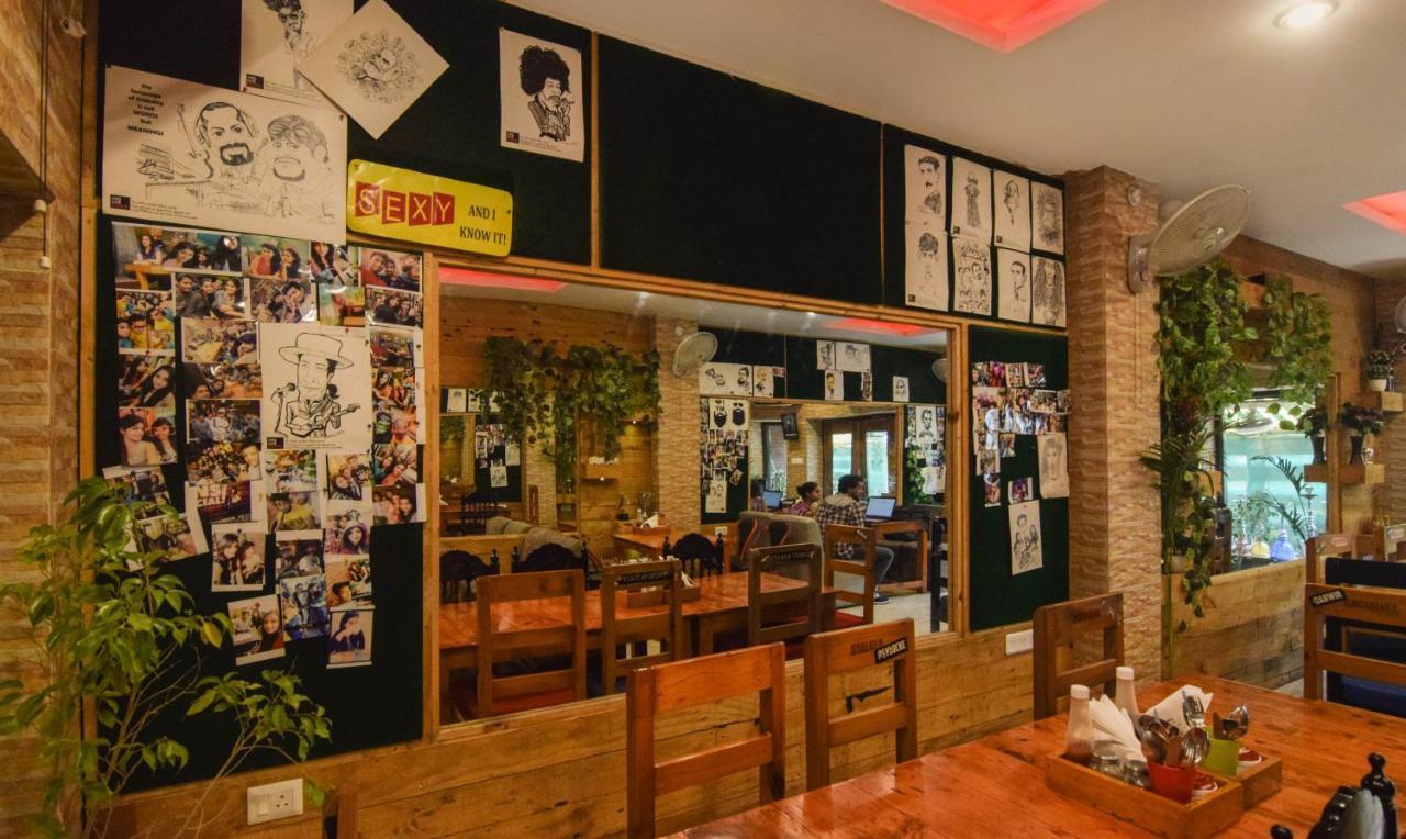 ורנאסי Hotel Varuna מראה חיצוני תמונה