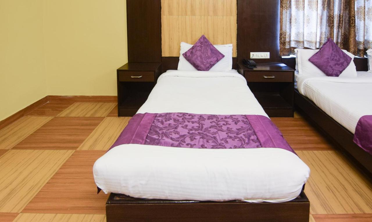 ורנאסי Hotel Varuna מראה חיצוני תמונה