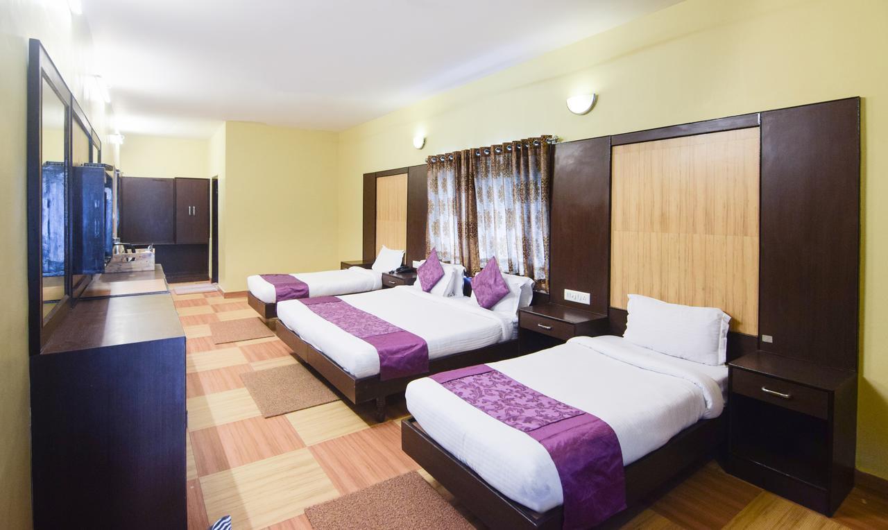 ורנאסי Hotel Varuna מראה חיצוני תמונה