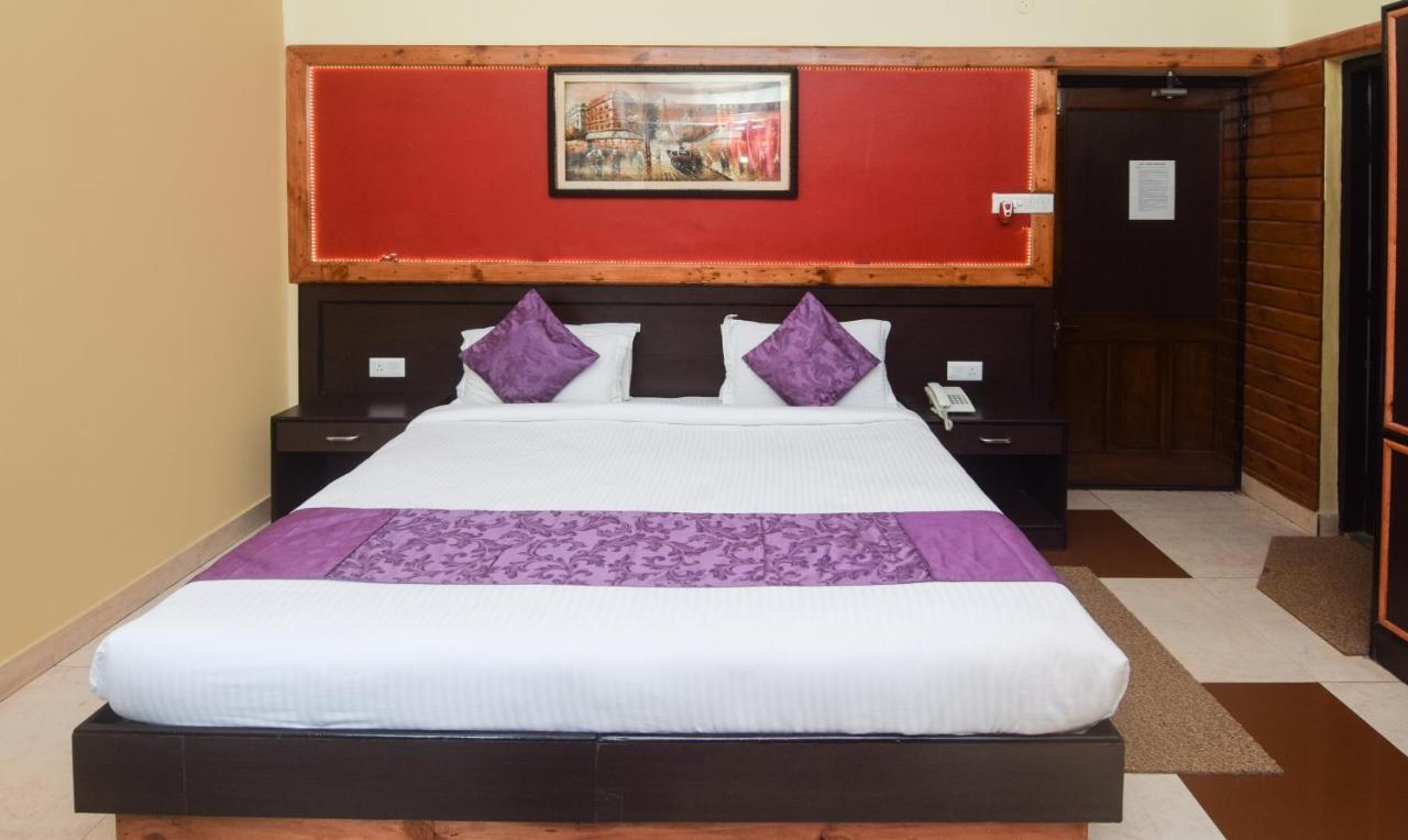 ורנאסי Hotel Varuna מראה חיצוני תמונה