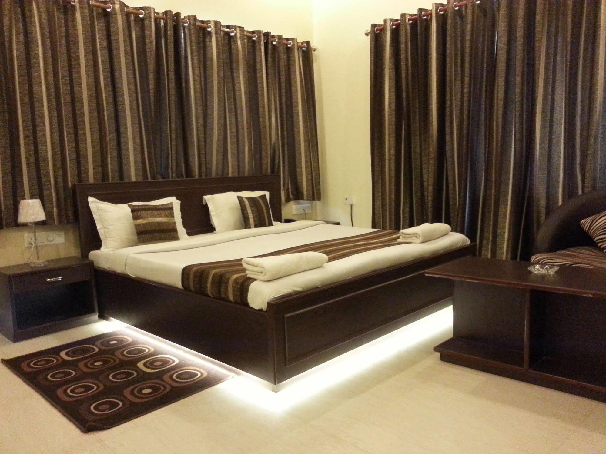 ורנאסי Hotel Varuna מראה חיצוני תמונה